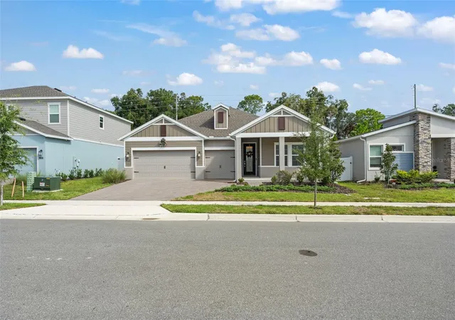 Photo 2 of Single family home for sale at 2095 Rider Rain Ln, Apopka, FL 32703 | MLS# O6445978 | Listing updated on 2026-10-04