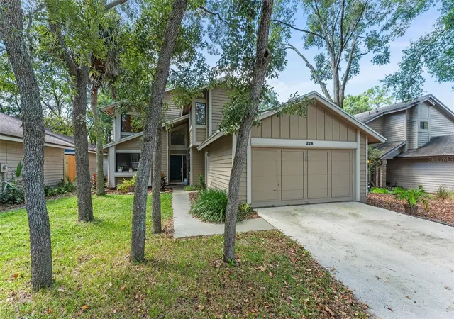 Photo 2 of Single family home for sale at 228 S Fox Chase Point, Longwood, FL 32779 | MLS# O6445980 | Listing updated on 2026-10-07