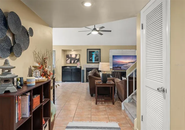 Photo 3 of Single family home for sale at 228 S Fox Chase Point, Longwood, FL 32779 | MLS# O6445980 | Listing updated on 2026-10-07