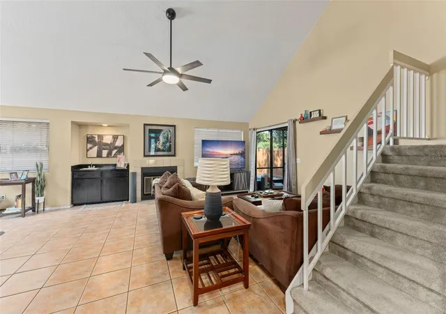 Photo 4 of Single family home for sale at 228 S Fox Chase Point, Longwood, FL 32779 | MLS# O6445980 | Listing updated on 2026-10-07