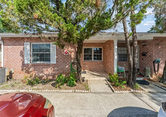 Photo 1 of Townhouse for sale at 1285 Heritage Ln, Orlando, FL 32807 | MLS# O6445983 | Listing updated on 2026-10-02