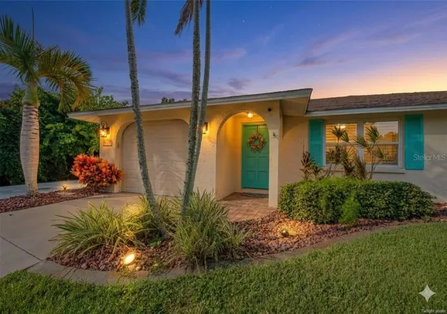 Single family home for sale at 4708 Alligator Dr, VENICE, FL 34293 | MLS# D6148978