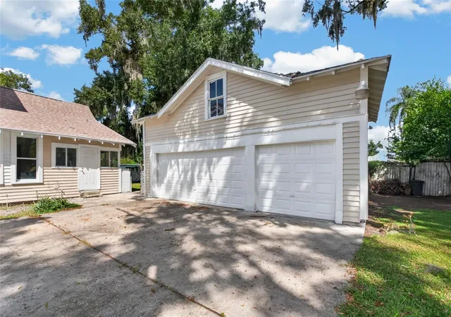 Photo 3 of Single family home for sale at 408 W Herring St, Plant City, FL 33563 | MLS# TB8553347 | Listing updated on 2026-10-03