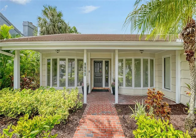 Photo 2 of Single family home for sale at 4887 Peregrine Point Cir E, Sarasota, FL 34231 | MLS# A4707877 | Listing updated on 2026-10-06