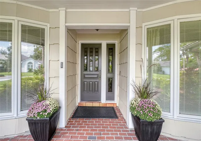 Photo 3 of Single family home for sale at 4887 Peregrine Point Cir E, Sarasota, FL 34231 | MLS# A4707877 | Listing updated on 2026-10-06