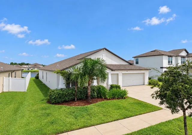 Photo 3 of Single family home for sale at 11911 Fld Thistle Ct, Riverview, FL 33579 | MLS# TB8553348 | Listing updated on 2026-10-09