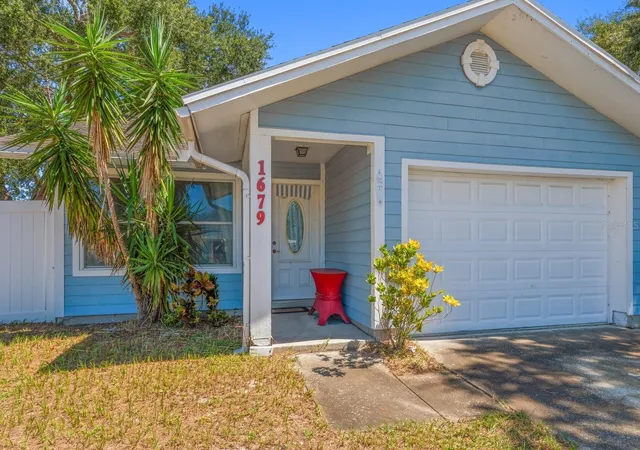 Photo 3 of Single family home for sale at 1679 Needles Ln W, Largo, FL 33771 | MLS# TB8553356 | Listing updated on 2026-10-07