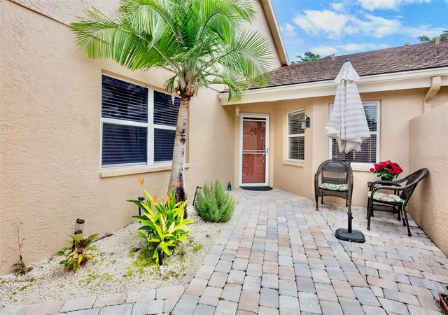 Photo 3 of House for sale at 5607 Monte Rosso Rd, Sarasota, FL 34243 | MLS# A4707879 | Listing updated on 2026-10-07