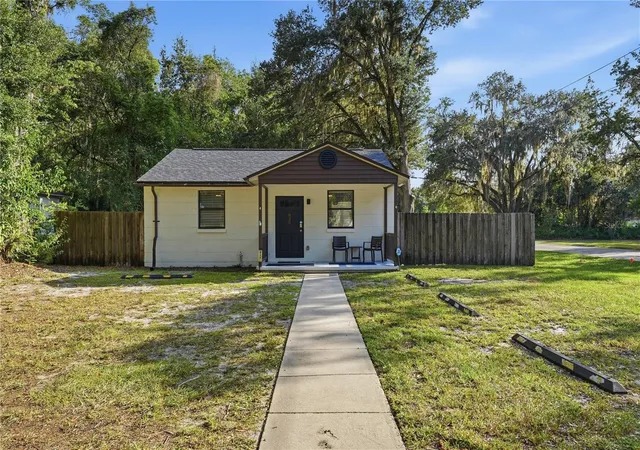 Single family home for sale at 825 NW 19th Avenue, GAINESVILLE, FL 32609 | MLS# GC543868