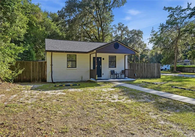 Photo 3 of Single family home for sale at 825 NW 19th Avenue, Gainesville, FL 32609 | MLS# GC543868 | Listing updated on 2026-10-03
