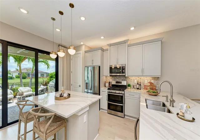 Photo 3 of Single family home for sale at 18402 Rockport Pl, Bradenton, FL 34211 | MLS# W7889928 | Listing updated on 2026-09-30