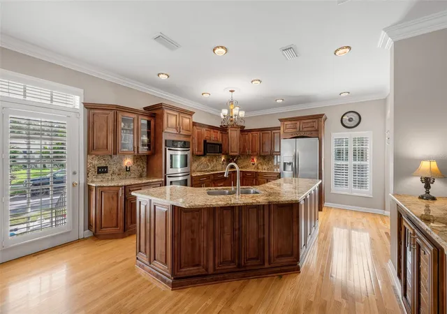 Photo 2 of Single family home for sale at 4535 W Beachway Dr, Tampa, FL 33609 | MLS# TB8553359 | Listing updated on 2026-10-02