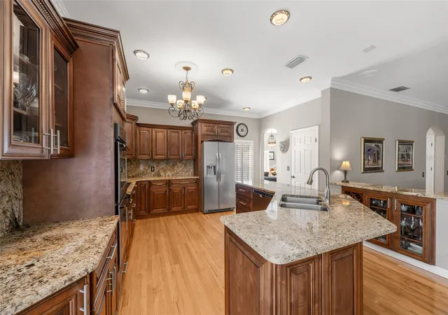 Photo 4 of Single family home for sale at 4535 W Beachway Dr, Tampa, FL 33609 | MLS# TB8553359 | Listing updated on 2026-10-02