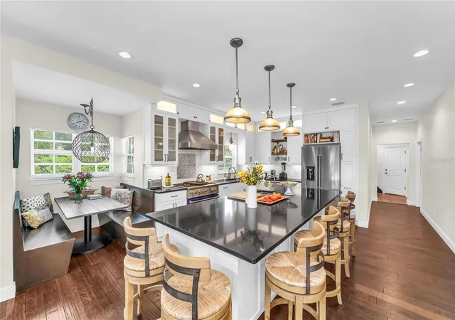 Photo 3 of Sale Pending at 301 Ponce De Leon Ave, Venice, FL 34285 | MLS# A4707883 | Listing updated on 2026-10-07