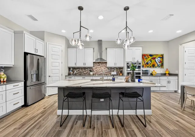 Photo 3 of Single family home for sale at 800 Tailwind Pl, Sarasota, FL 34240 | MLS# A4707885 | Listing updated on 2026-10-06