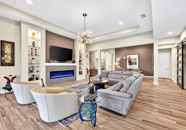 Photo 4 of Single family home for sale at 800 Tailwind Pl, Sarasota, FL 34240 | MLS# A4707885 | Listing updated on 2026-10-06