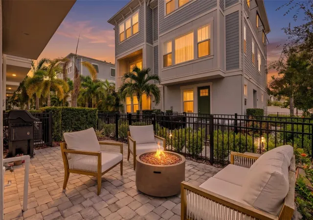 Photo 1 of Townhouse for sale at 206 S Tampania Ave #6, Tampa, FL 33609 | MLS# TB8553363 | Listing updated on 2026-10-29