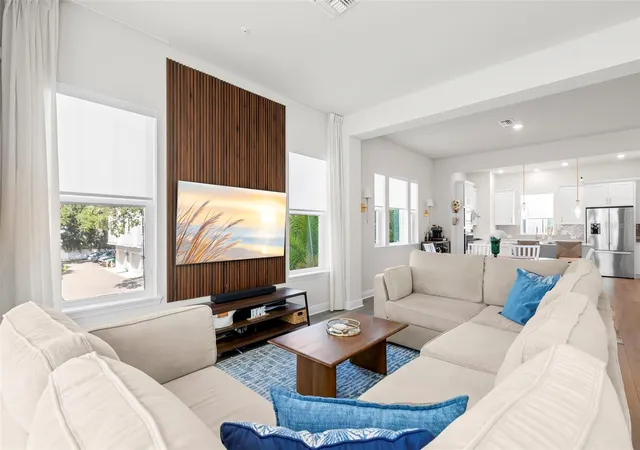 Photo 1 of Townhouse for sale at 206 S Tampania Ave #6, Tampa, FL 33609 | MLS# TB8553363 | Listing updated on 2026-10-29