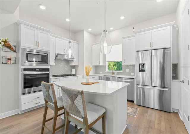 Photo 2 of Townhouse for sale at 206 S Tampania Ave #6, Tampa, FL 33609 | MLS# TB8553363 | Listing updated on 2026-10-29