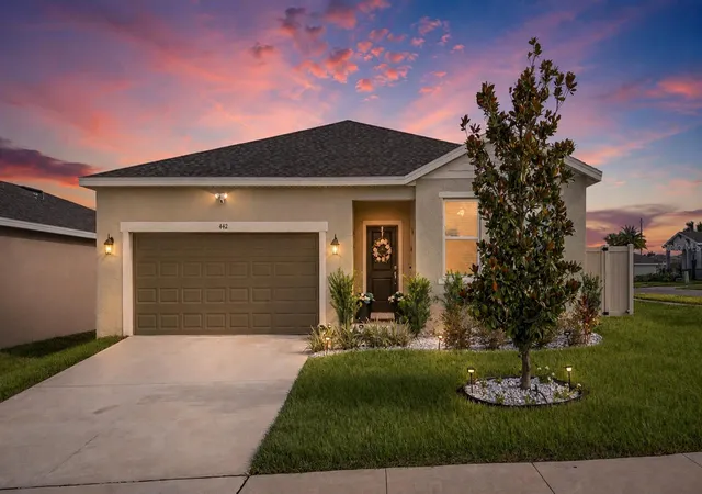 Single family home for sale at 442 Quayside Ave, MASCOTTE, FL 34753 | MLS# V4951578