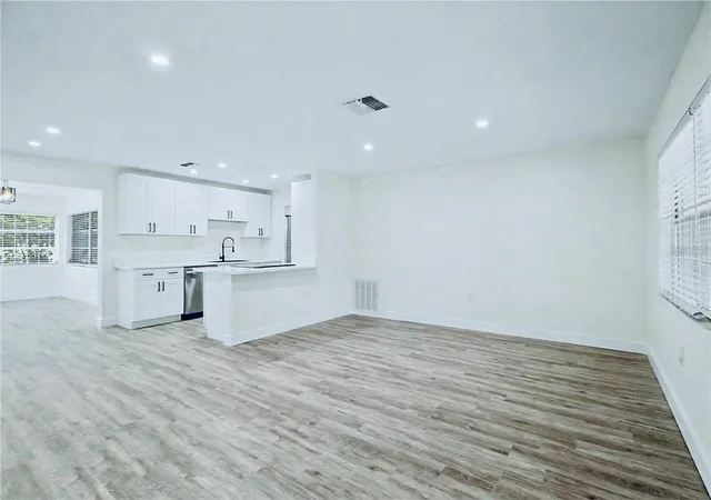 Photo 3 of Single family home for sale at 3 Kansas St, Beverly Hills, FL 34465 | MLS# TB8553374 | Listing updated on 2026-10-04
