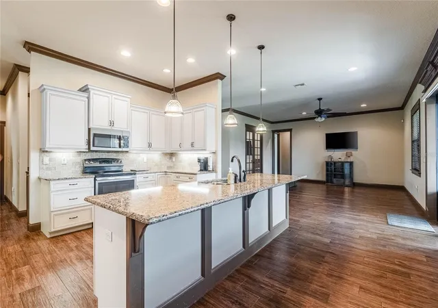 Photo 2 of Single family home for sale at 3910 Knights Sta Rd, Lakeland, FL 33810 | MLS# L4965444 | Listing updated on 2026-10-02
