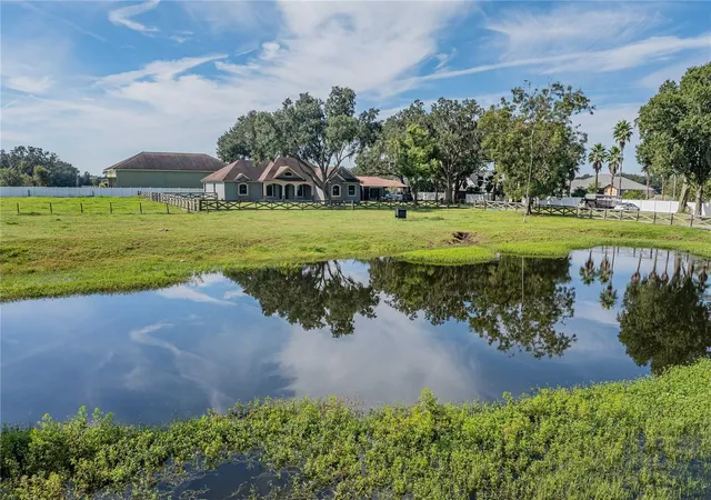 Photo 4 of Single family home for sale at 3910 Knights Sta Rd, Lakeland, FL 33810 | MLS# L4965444 | Listing updated on 2026-10-02
