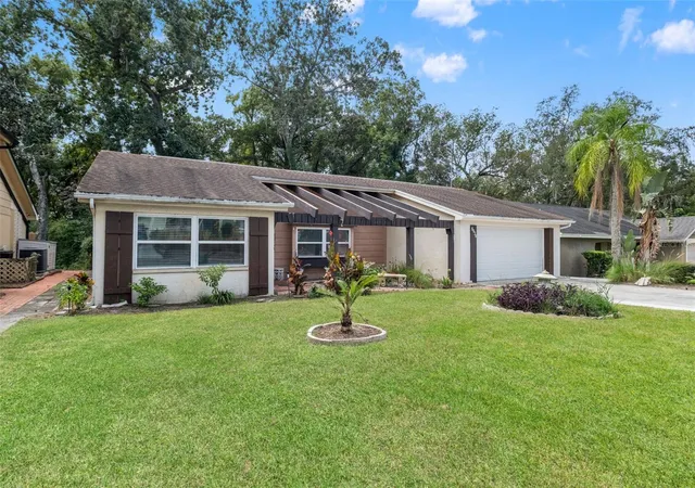 Photo 2 of Single family home for sale at 8024 Beaver Crk Loop, Hudson, FL 34667 | MLS# W7889930 | Listing updated on 2026-10-07
