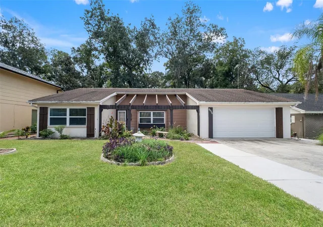 Photo 3 of Single family home for sale at 8024 Beaver Crk Loop, Hudson, FL 34667 | MLS# W7889930 | Listing updated on 2026-10-07