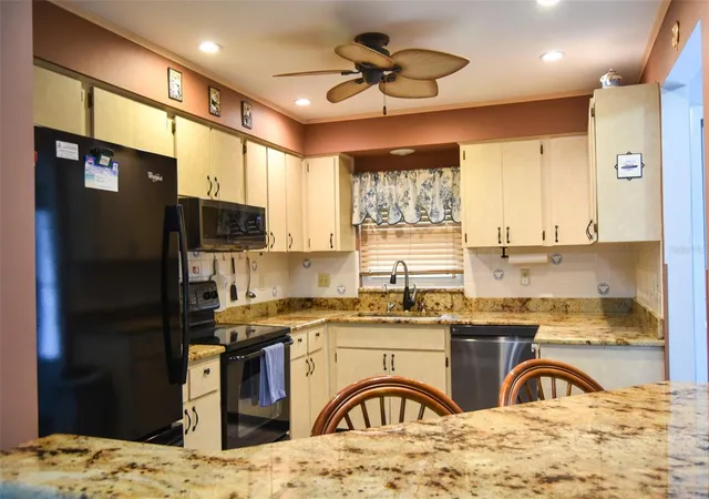 Photo 4 of House for sale at 1109 Tartan Dr #B, Palm Harbor, FL 34684 | MLS# TB8553383 | Listing updated on 2026-10-02
