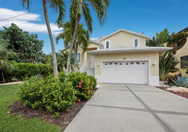 Photo 2 of Single family home for sale at 182 Island Cir, Sarasota, FL 34242 | MLS# A4707894 | Listing updated on 2026-10-22