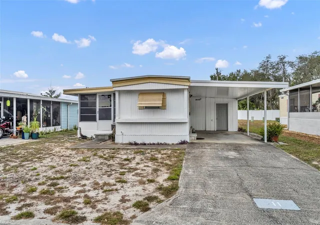 Photo 2 of Manufactured home for sale at 11 Hawaiian Way, Leesburg, FL 34788 | MLS# G5118421 | Listing updated on 2026-10-01