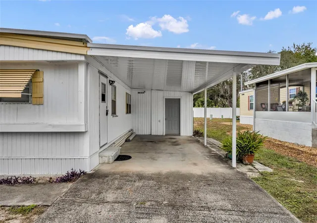 Photo 3 of Manufactured home for sale at 11 Hawaiian Way, Leesburg, FL 34788 | MLS# G5118421 | Listing updated on 2026-10-01
