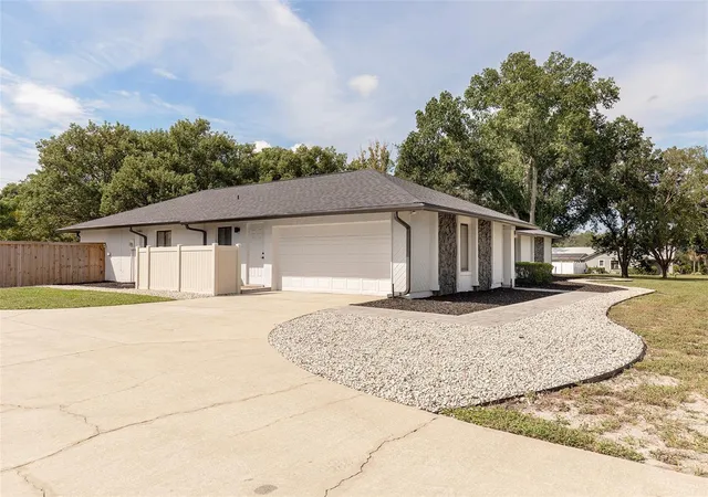 Photo 1 of Single family home for sale at 1890 Crowley Cir E, Longwood, FL 32779 | MLS# O6446007 | Listing updated on 2026-10-06