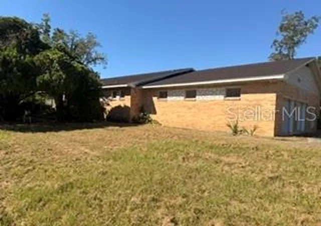 Photo 3 of Single family home for sale at 530 SW 23rd Avenue, Ocala, FL 34471 | MLS# OM733121 | Listing updated on 2026-10-08
