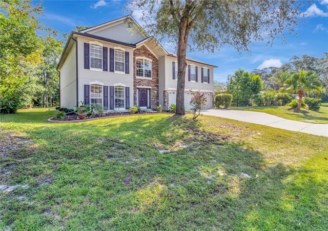 Photo 3 of Single family home for sale at 5 Mastic Ct W, Homosassa, FL 34446 | MLS# OM733124 | Listing updated on 2026-10-01