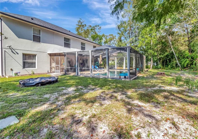 Photo 3 of Single family home for sale at 5 Mastic Ct W, Homosassa, FL 34446 | MLS# OM733124 | Listing updated on 2026-10-01