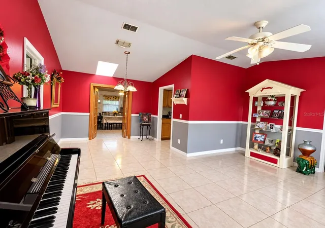 Photo 4 of Single family home for sale at 604 Riverwoods Cir, Orlando, FL 32825 | MLS# O6446016 | Listing updated on 2026-10-15