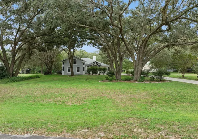 Single family home for sale at 949 Hawk Landing, FRUITLAND PARK, FL 34731 | MLS# G5118432