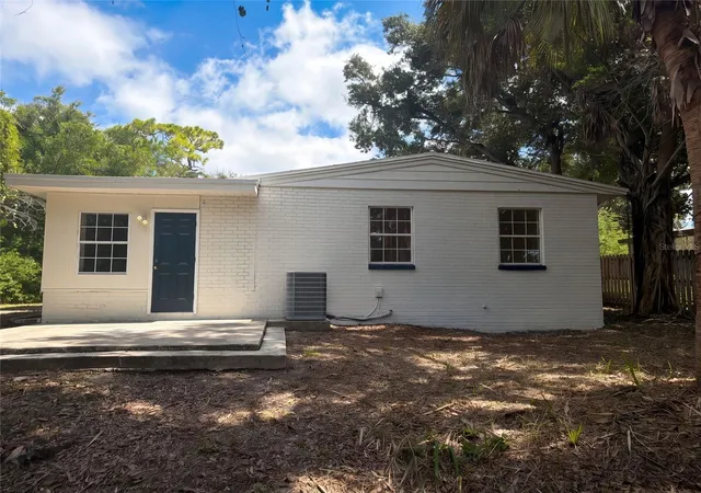 Photo 4 of Single family home for sale at 1610 Stevensons Dr, Clearwater, FL 33755 | MLS# O6446023 | Listing updated on 2026-09-30
