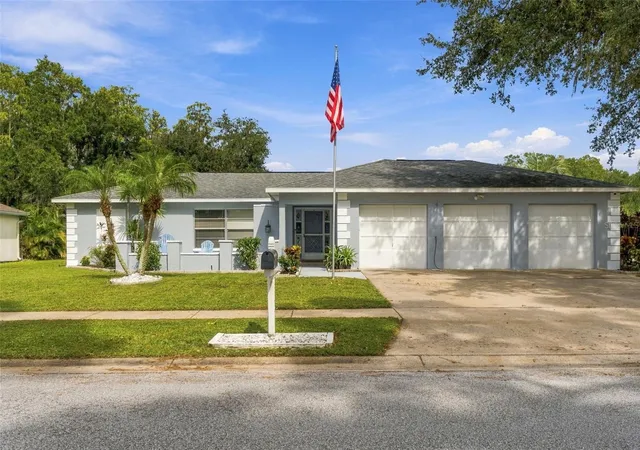 Photo 1 of Single family home for sale at 3300 Player Dr, New Port Richey, FL 34655 | MLS# W7889934 | Listing updated on 2026-10-01