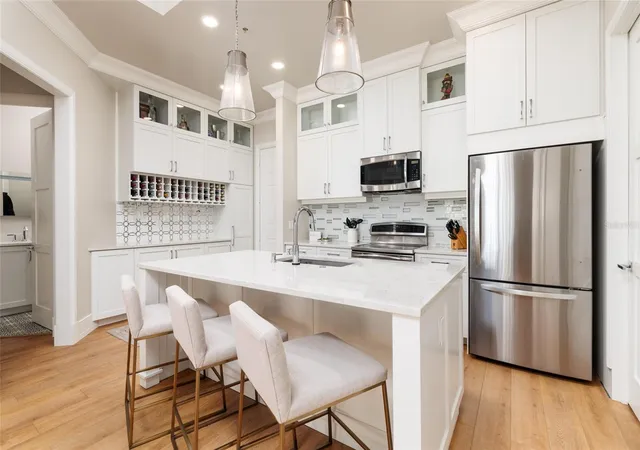 Photo 3 of Condo for sale at 700 S Harbour Is Blvd #825, Tampa, FL 33602 | MLS# TB8553421 | Listing updated on 2026-10-08