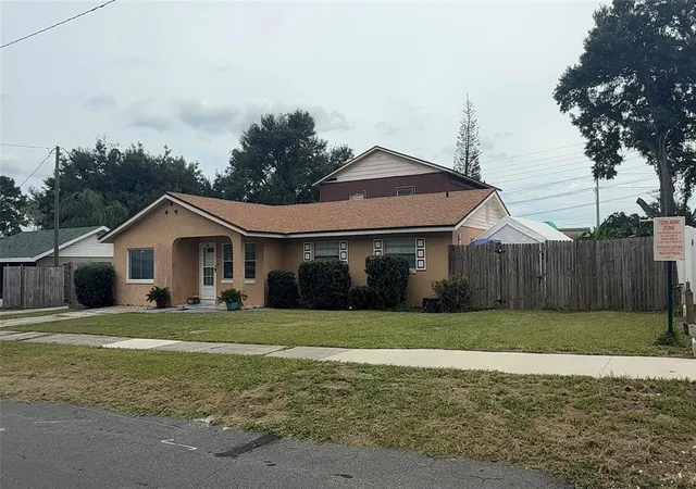 Photo 1 of Single family home for sale at 1607 Wright Dr, Lakeland, FL 33805 | MLS# TB8553425 | Listing updated on 2026-10-16