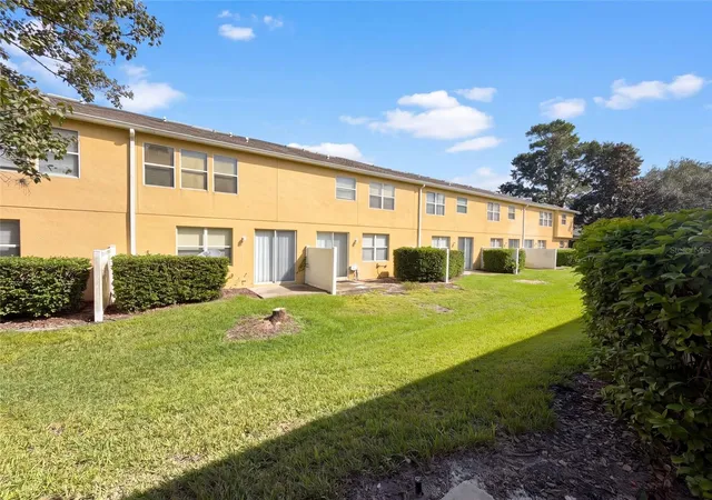 Photo 4 of Townhouse for sale at 348 Golden Dewdrop Way, Oviedo, FL 32765 | MLS# O6446031 | Listing updated on 2026-10-08