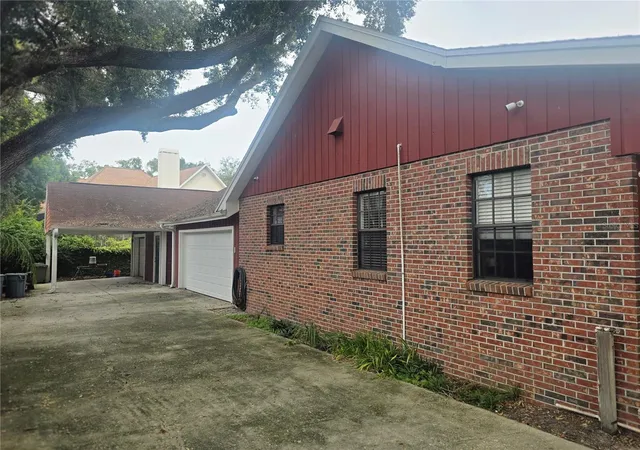 Photo 3 of Single family home for sale at 2219 Shadehill Ct, Tampa, FL 33612 | MLS# TB8553427 | Listing updated on 2026-10-20