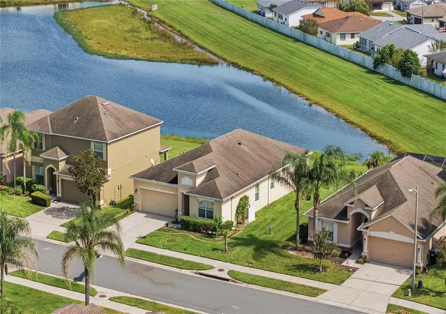 Photo 3 of Single family home for sale at 3652 Madbury Cir, Lakeland, FL 33810 | MLS# O6446032 | Listing updated on 2026-10-06