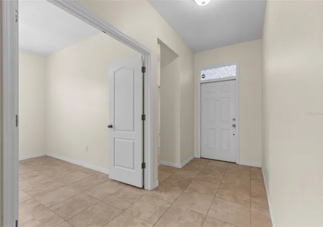 Photo 4 of Single family home for sale at 3652 Madbury Cir, Lakeland, FL 33810 | MLS# O6446032 | Listing updated on 2026-10-06