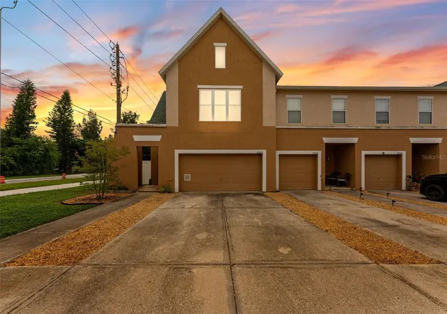 Photo 3 of Townhouse for sale at 4363 Tyler Cir N, Saint Petersburg, FL 33709 | MLS# TB8553429 | Listing updated on 2026-10-07