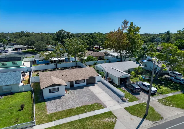 Photo 4 of Single family home for sale at 6029 71st Street N, Saint Petersburg, FL 33709 | MLS# TB8553431 | Listing updated on 2026-10-03