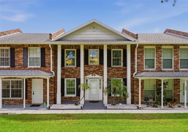 Listing Photo 5 - Condo for sale in building located at 5850 Cypress Gdns Blvd, Winter Haven, FL 33884 - Unit #303